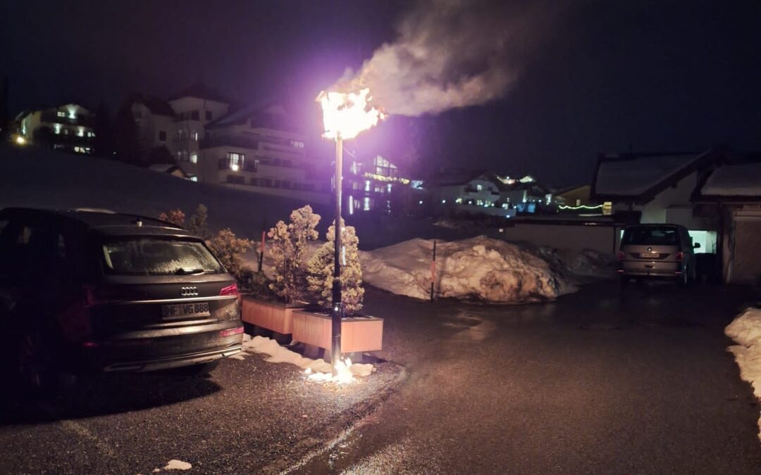 Einsatz 11/24: Brand Elektrogerät – brennende Straßenlaterne
